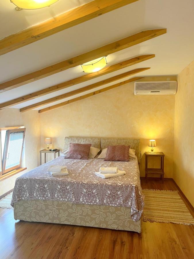 Holiday Home Valmoneda Rovinj Exterior photo
